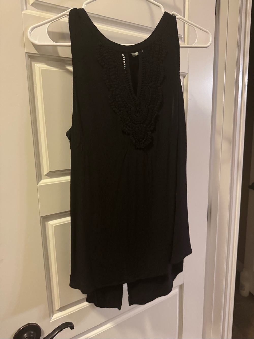 Daniel Rainn Black Crochet-Trim Sleeveless Tank